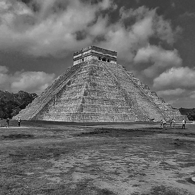 chichen itza temple la piramide