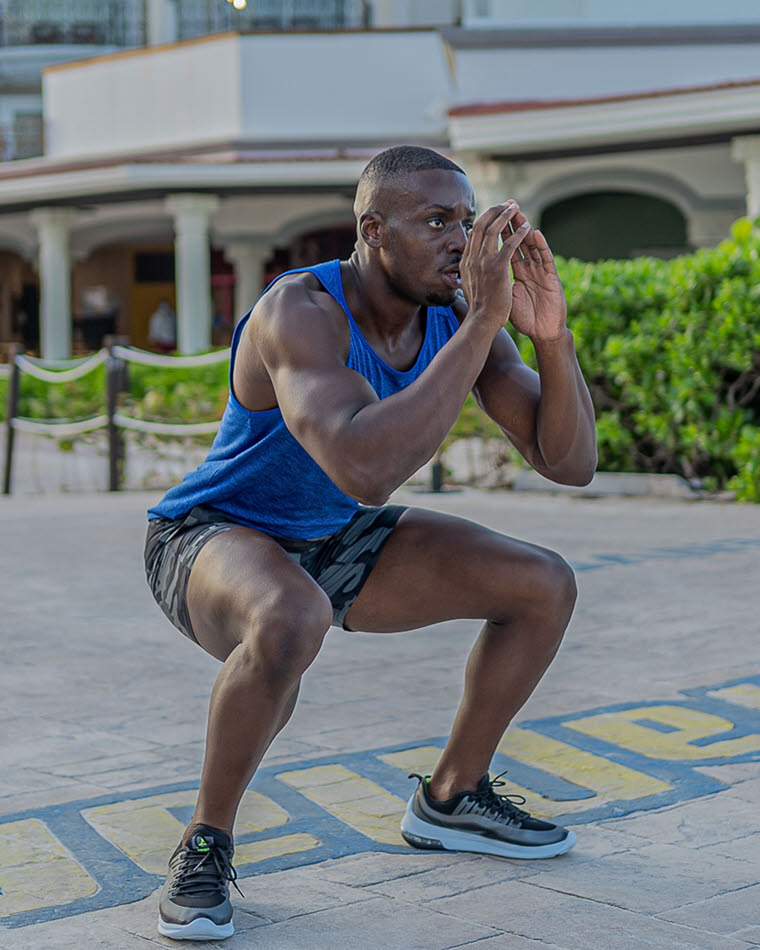 6 Must-Try Male Fitness Poses for Stunning Outdoor Photos - NoKishiTa Camera