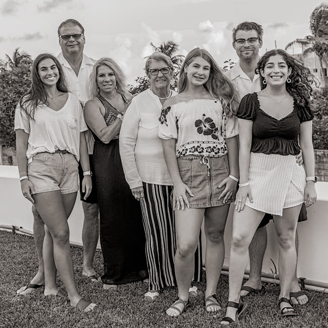 family photographer in playa del carmen