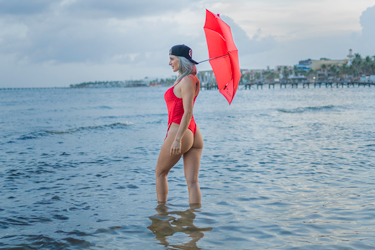 creative bikini photoshoot ideas & poses
