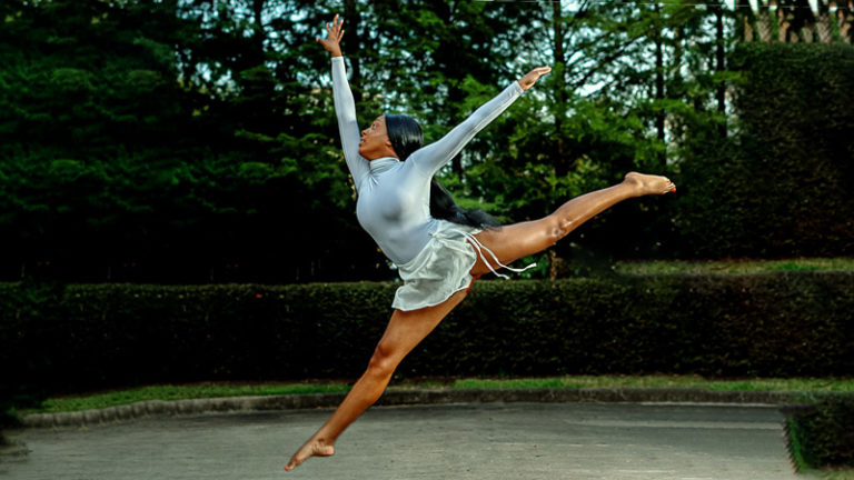 Ballerina Dance Poses for Pictures