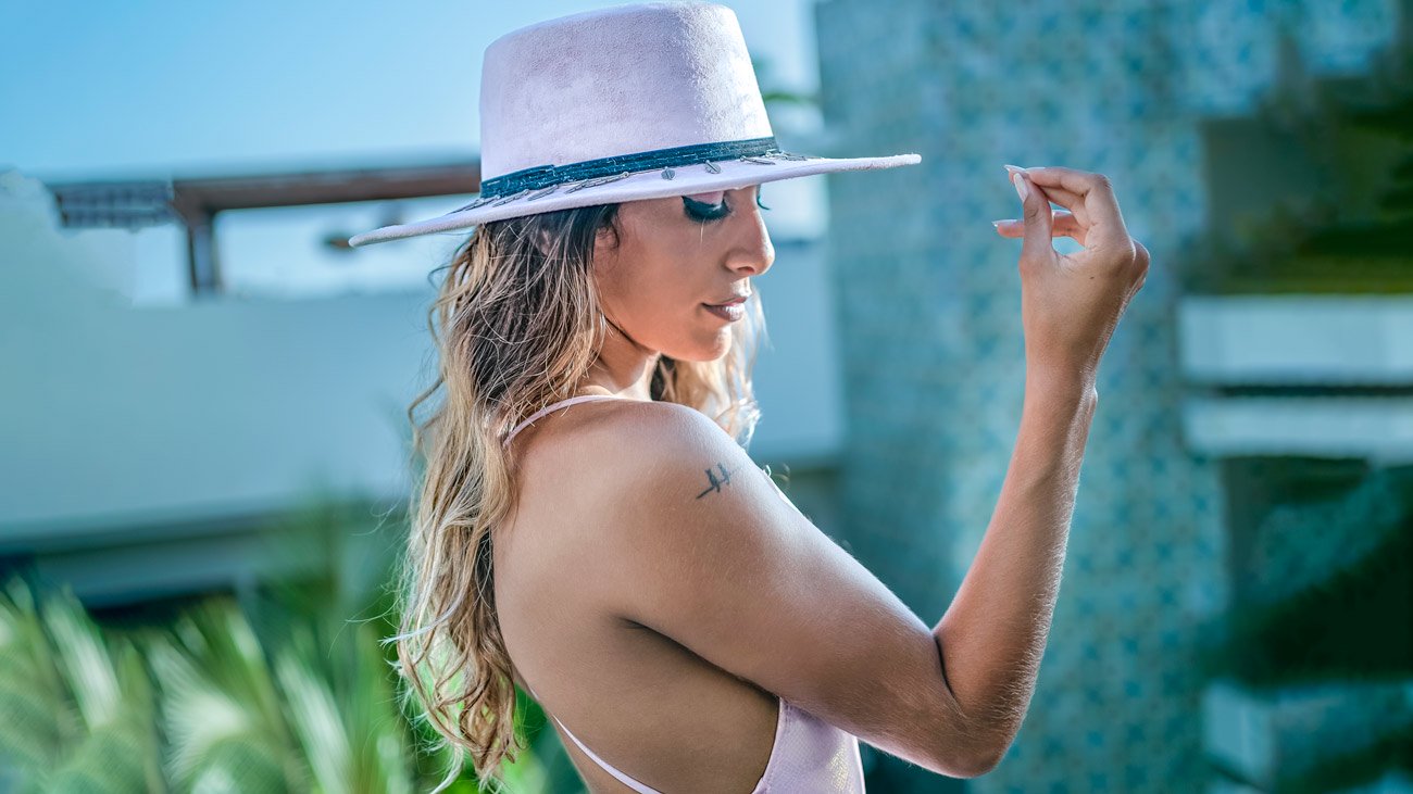 Model Poses: 800+ Modeling Poses for Women & Men