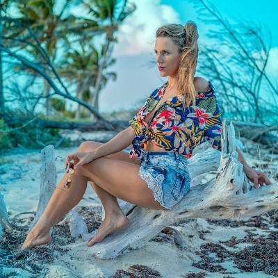 Ig @Yuraiss cancun bikini model rvca fashion photo shoot