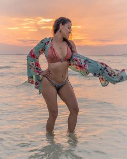 woman bikni isla mujeres playa norte sunset