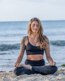 tulum fitness photographer - yoga photoshoot ideas 1