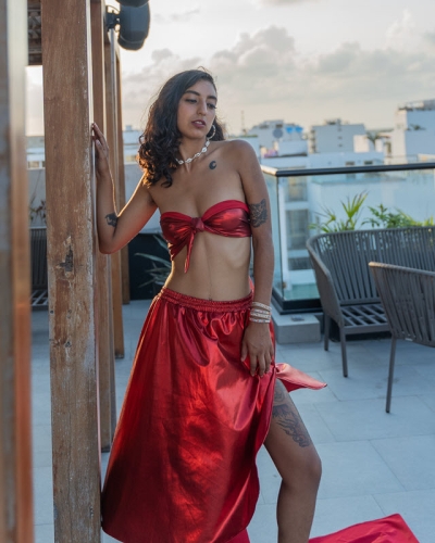 ¿Por Qué Te Gustan Las Fotos Hermosas Con Un Vestido Volador? 8 red flying dress photography - fashion model poses