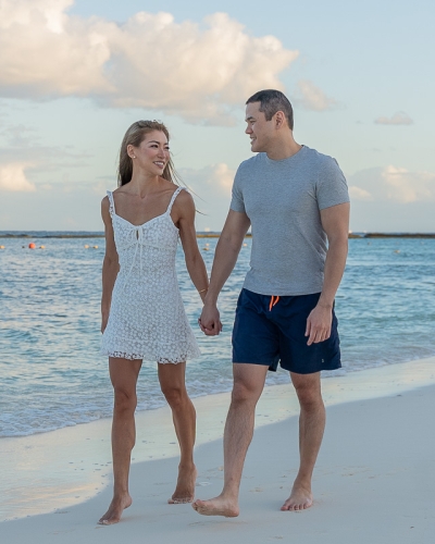 Banyan Tree Mayakoba Photographer 1 couple walking on the beach in tulum