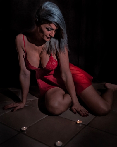 Edgy Boudoir Photoshoot Poses &Amp; Shoot Ideas 2 playa del carmen boudoir red photography