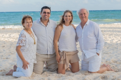 Family Photoshoot In Playa Del Carmen 10 family beach photo ideas play del carmen