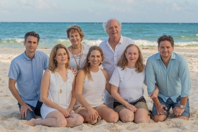 Family Photoshoot In Playa Del Carmen 11 family beach photo ideas play del carmen