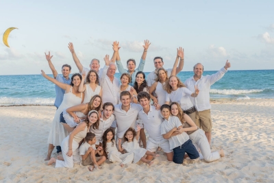 Family Photoshoot In Playa Del Carmen 12 family beach photo ideas play del carmen