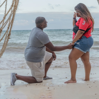 Surprise Engagement Photoshoot Tips &Amp; Ideas 2 surprise engagement photoshoot playa del carmen