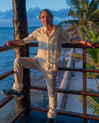 Poses For Guys – Stylish Photo Poses For Men 17 male pose ideas