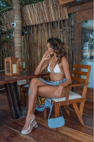 The Best Bikini / Swimwear Photoshoot Poses 16 bikini swimsuit poses