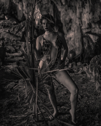 Black &Amp; White Boudoir Poses 6 bikini photoshoot pose ideas