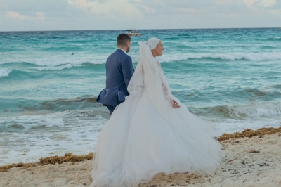 What Are The Best Beach Wedding Locations Near Cancun? 4 engagement wedding photographer playacar
