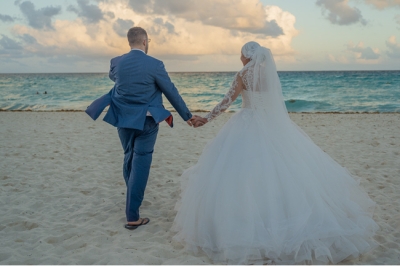 What Are The Best Beach Wedding Locations Near Cancun? 8 wedding engagegement photographer playa del carmen