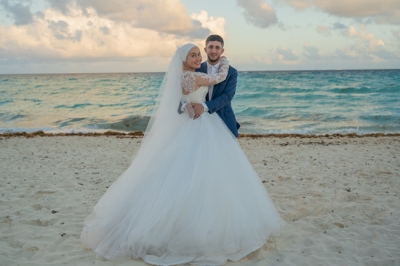 What Are The Best Beach Wedding Locations Near Cancun? 10 wedding engagegement photographer tulum