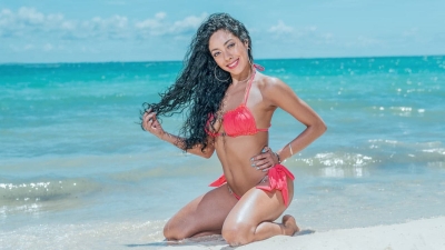 See Thousands Of Bikini Poses, And Learn How To Pose In Bikini Or Swimwear. how to pose in bikini poses