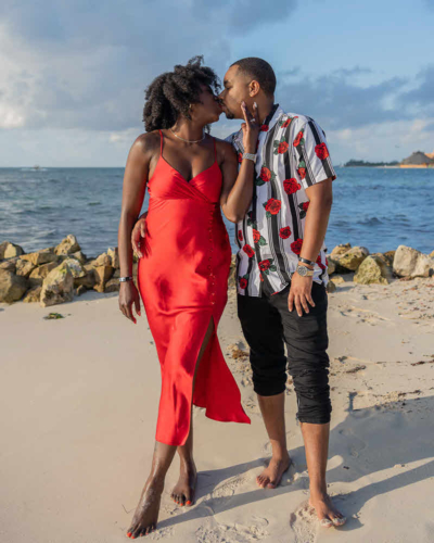 Beach Engagement Poses 10 beach engagement poses 10